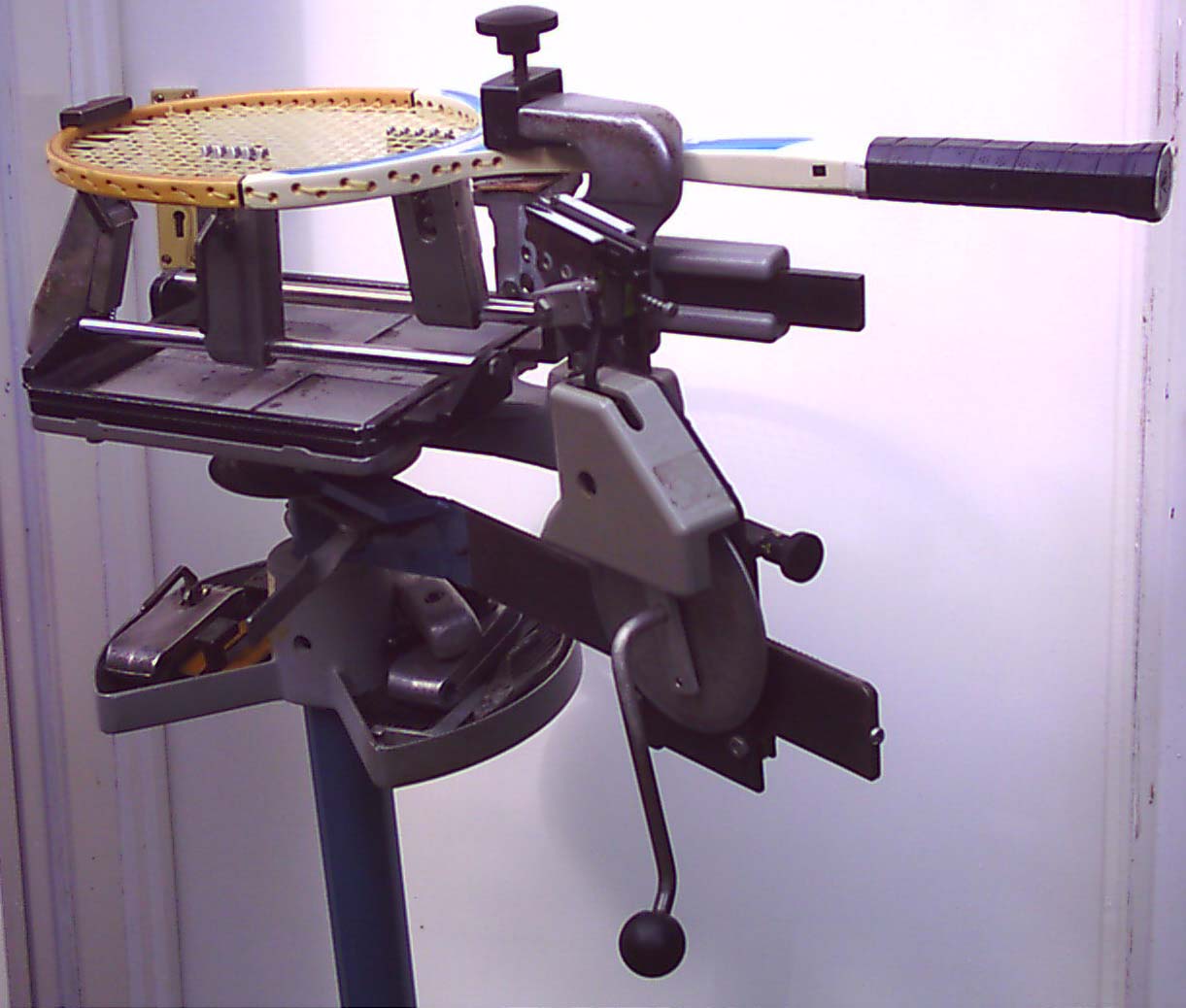 ektelon tennis stringing machine
